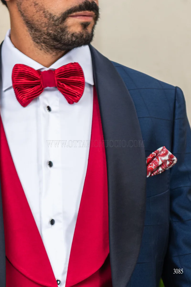 Smoking uomo a quadri blu rever sciallato con gilet rosso 4