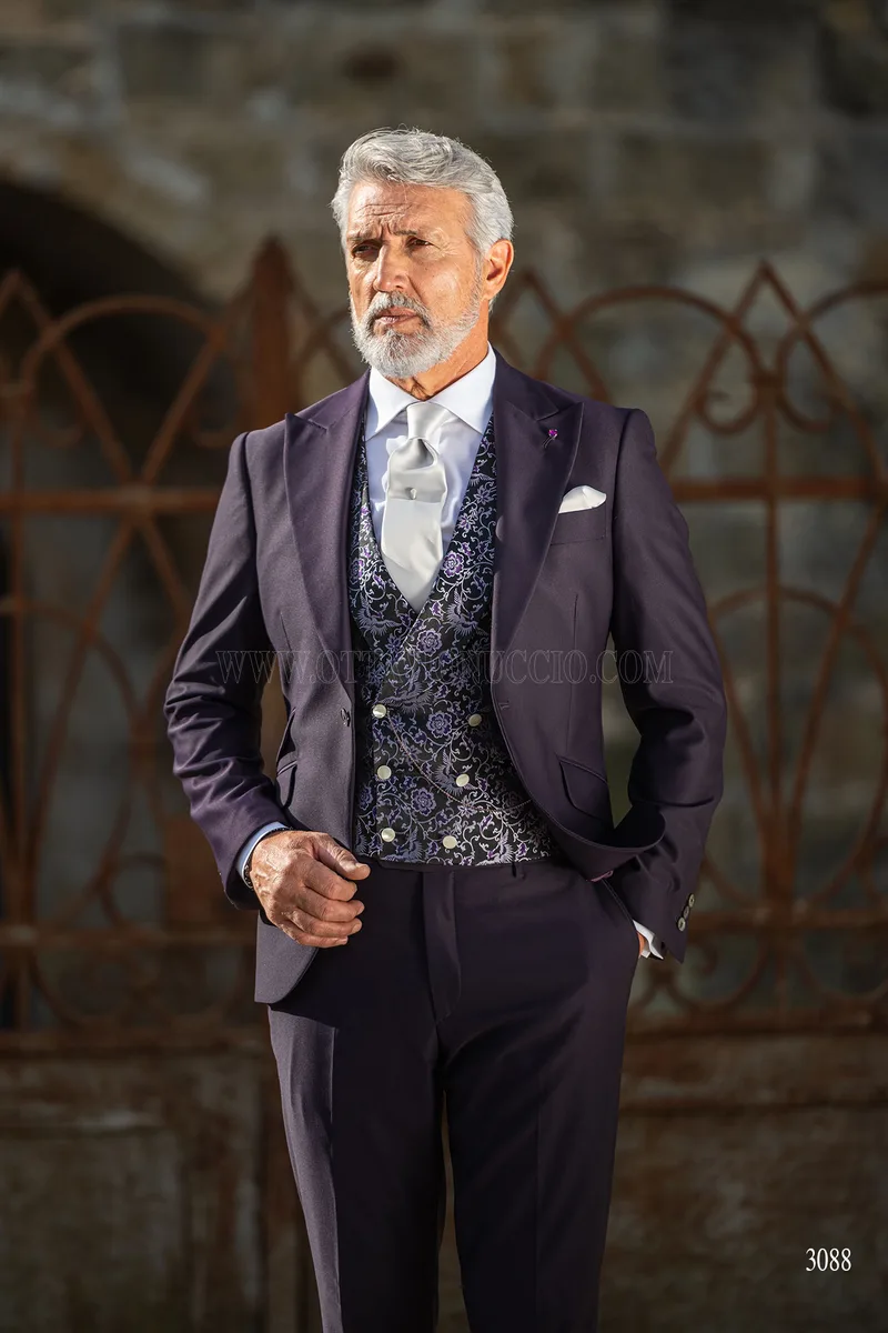 Abito da sposo viola con gilet in seta 1