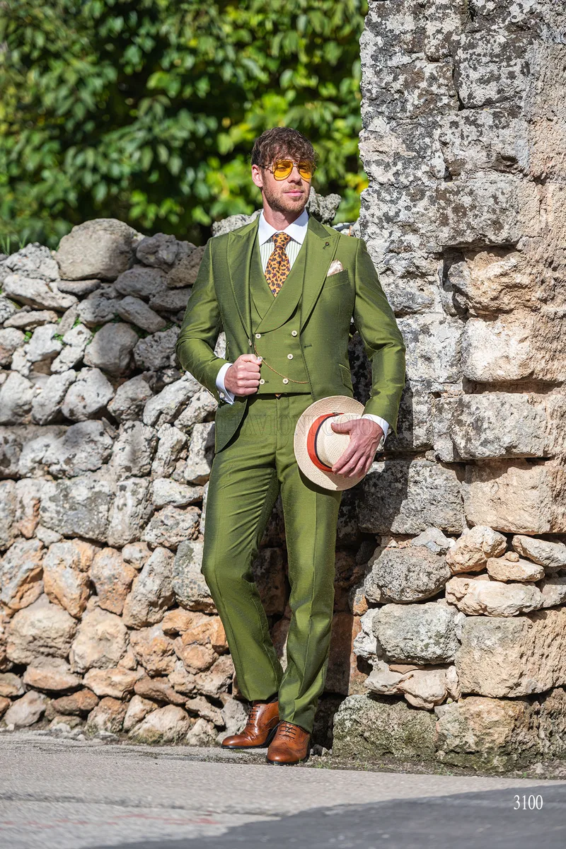 Abito da cerimonia uomo verde oliva con gilet sciallato 2