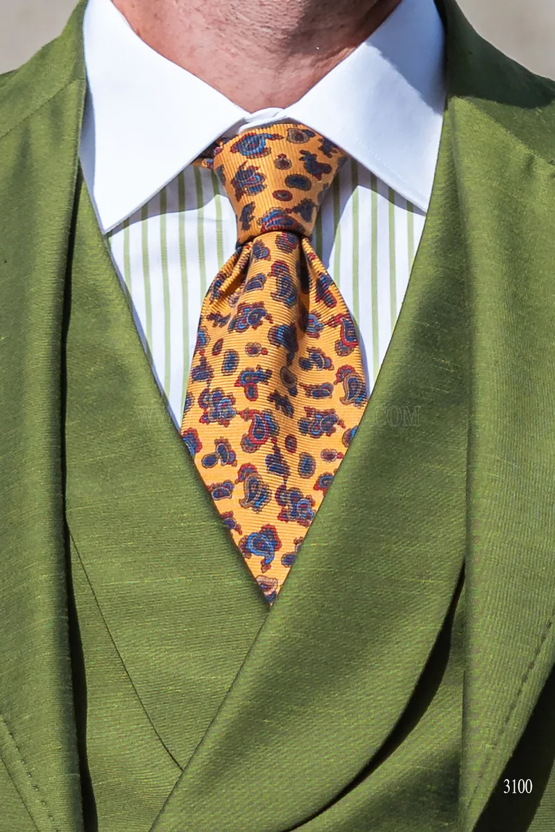 Abito da cerimonia uomo verde oliva con gilet sciallato 4