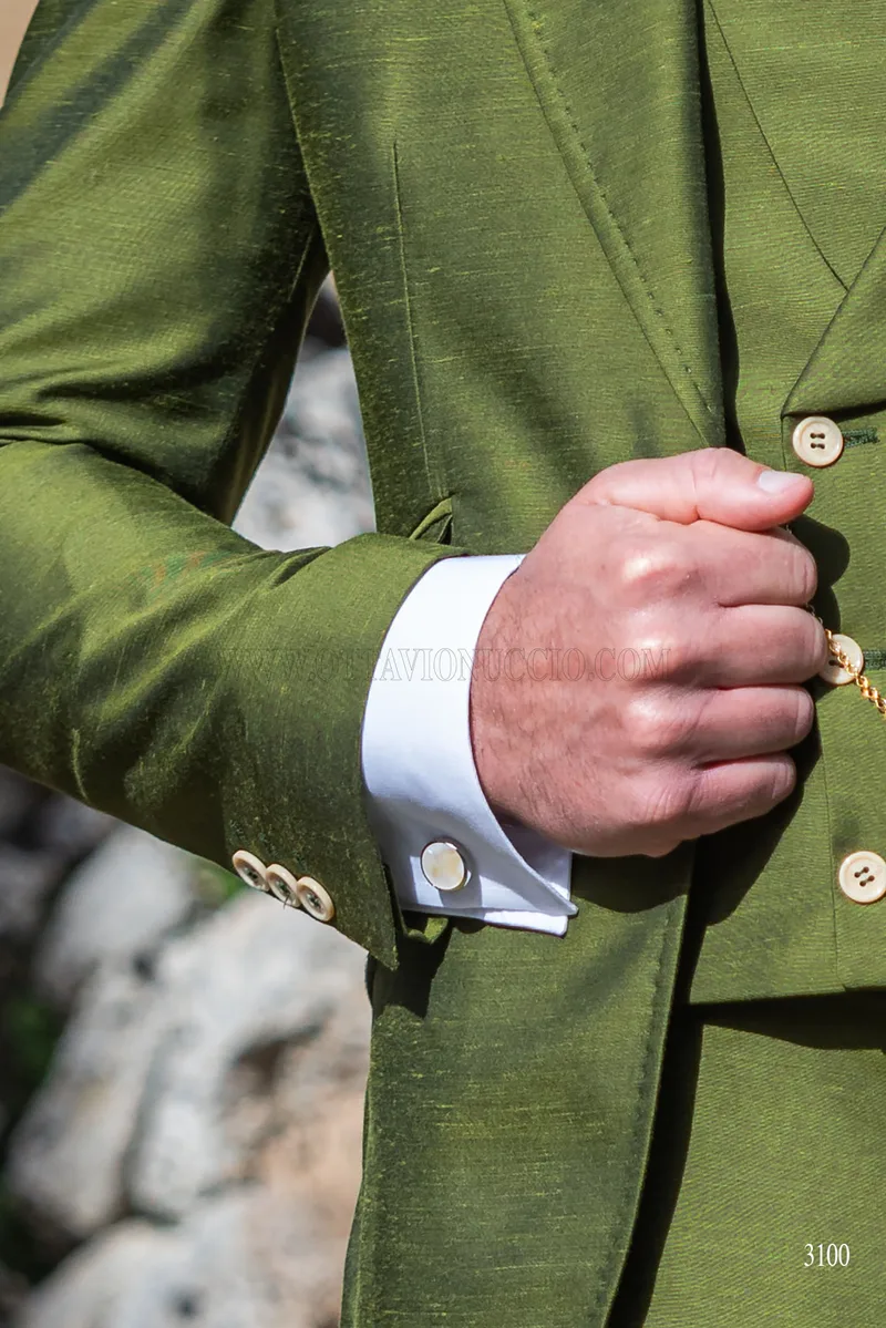 Abito da cerimonia uomo verde oliva con gilet sciallato 5