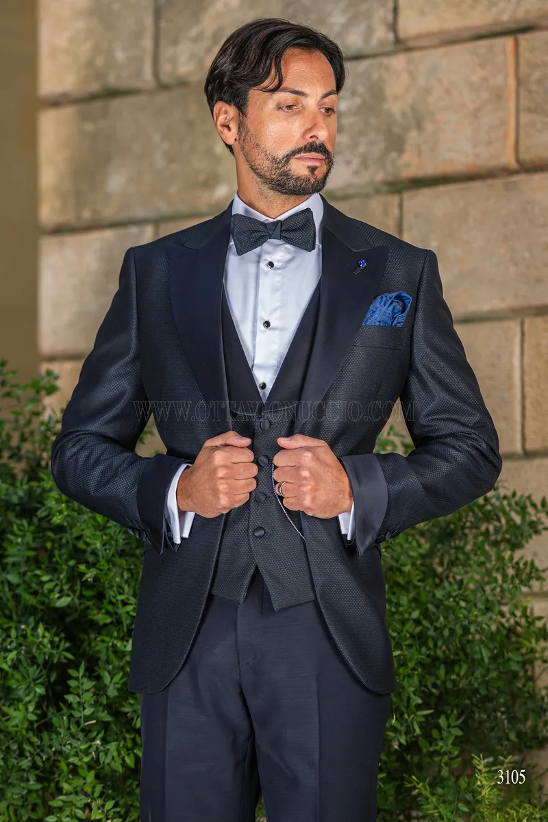 Abito da sposo blu con rever e polsini in raso 1