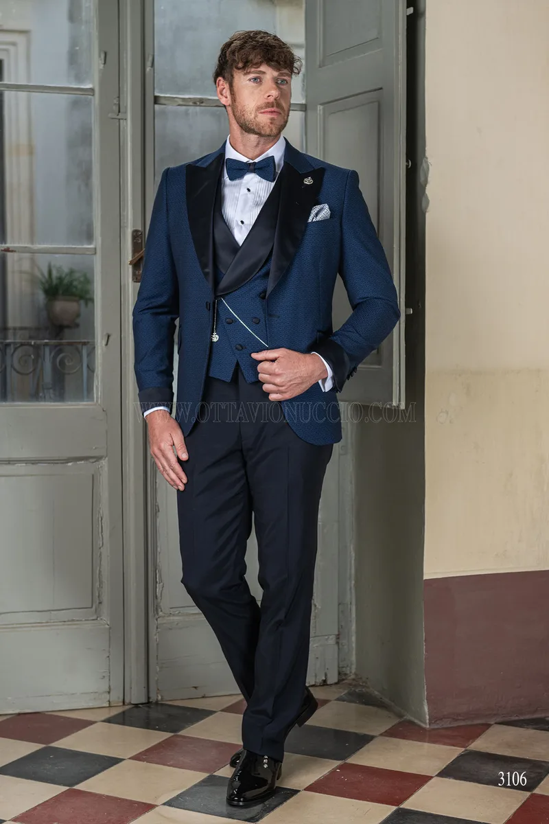 Abito da sposo blu chiaro con rever e polsini in raso 3