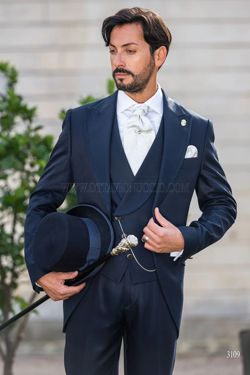Vestito da sposo uomo blu con gilet doppiopetto 1