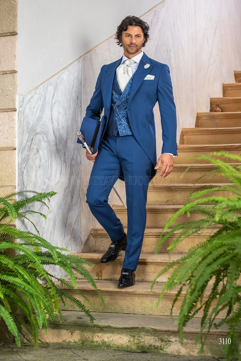 Abito da sposo tight moderno blu azzurro con gilet damascato 4
