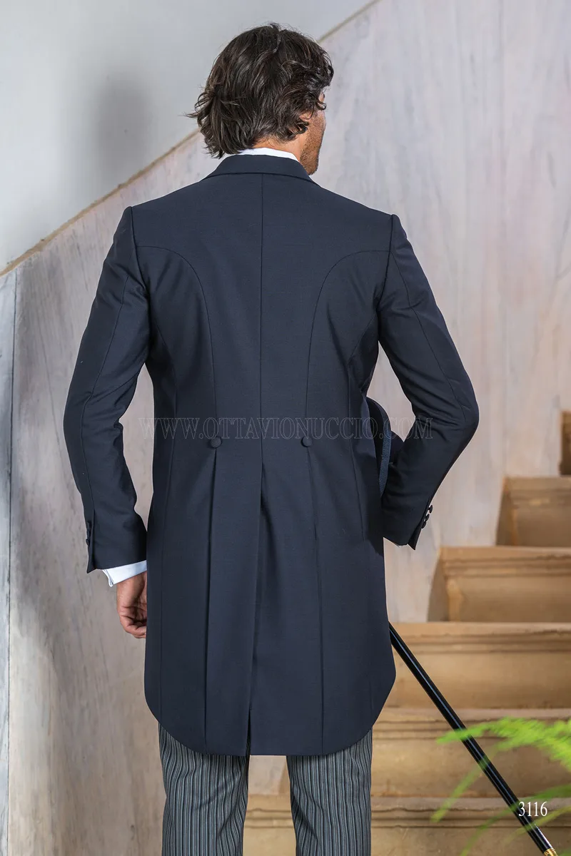 Tight classico blu da sposo con pantalone a righe 3