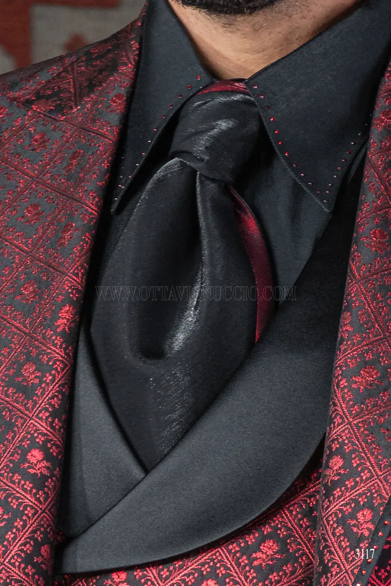 Abito sposo redingote gotico broccato a quadri rosso e nero 5