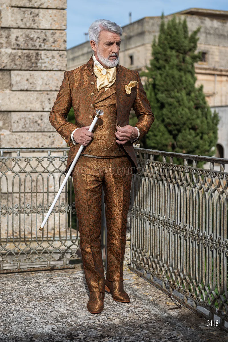 Abito sposo barocco broccato oro collo Napoleonico 4