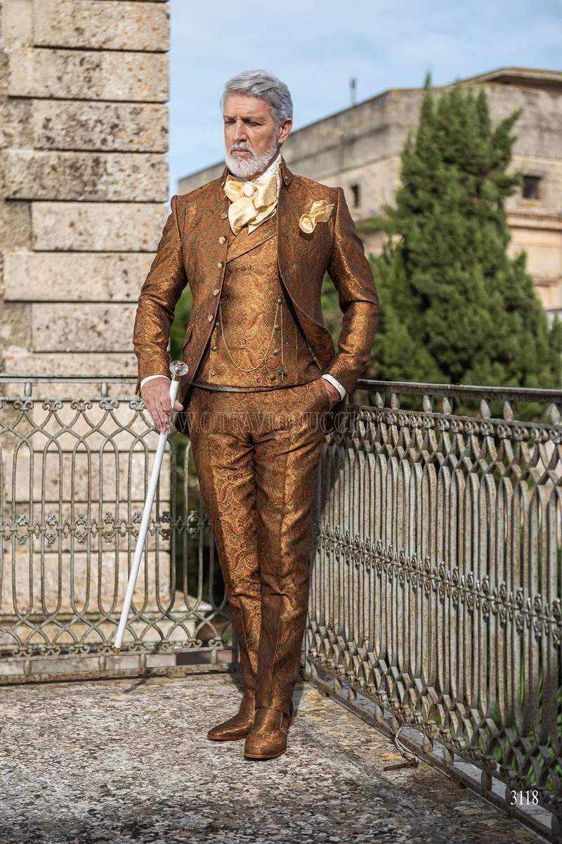 Abito sposo barocco broccato oro collo Napoleonico 5