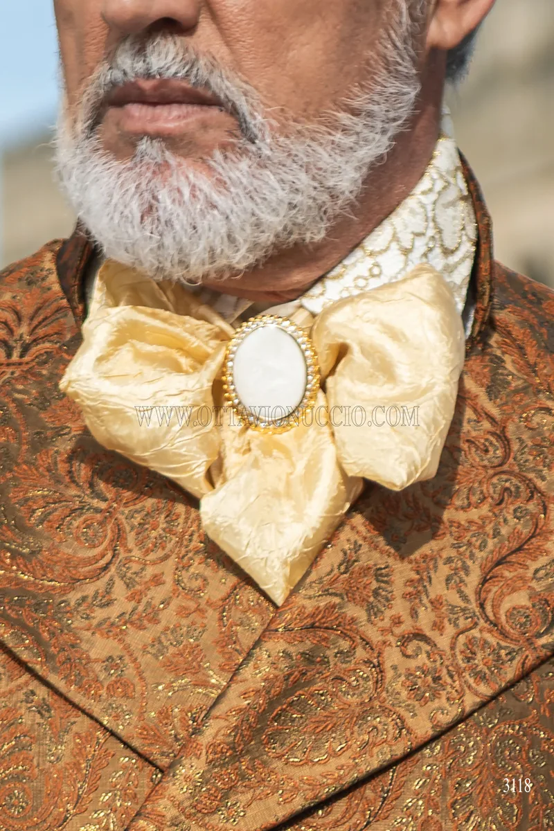Abito sposo barocco broccato oro collo Napoleonico 6