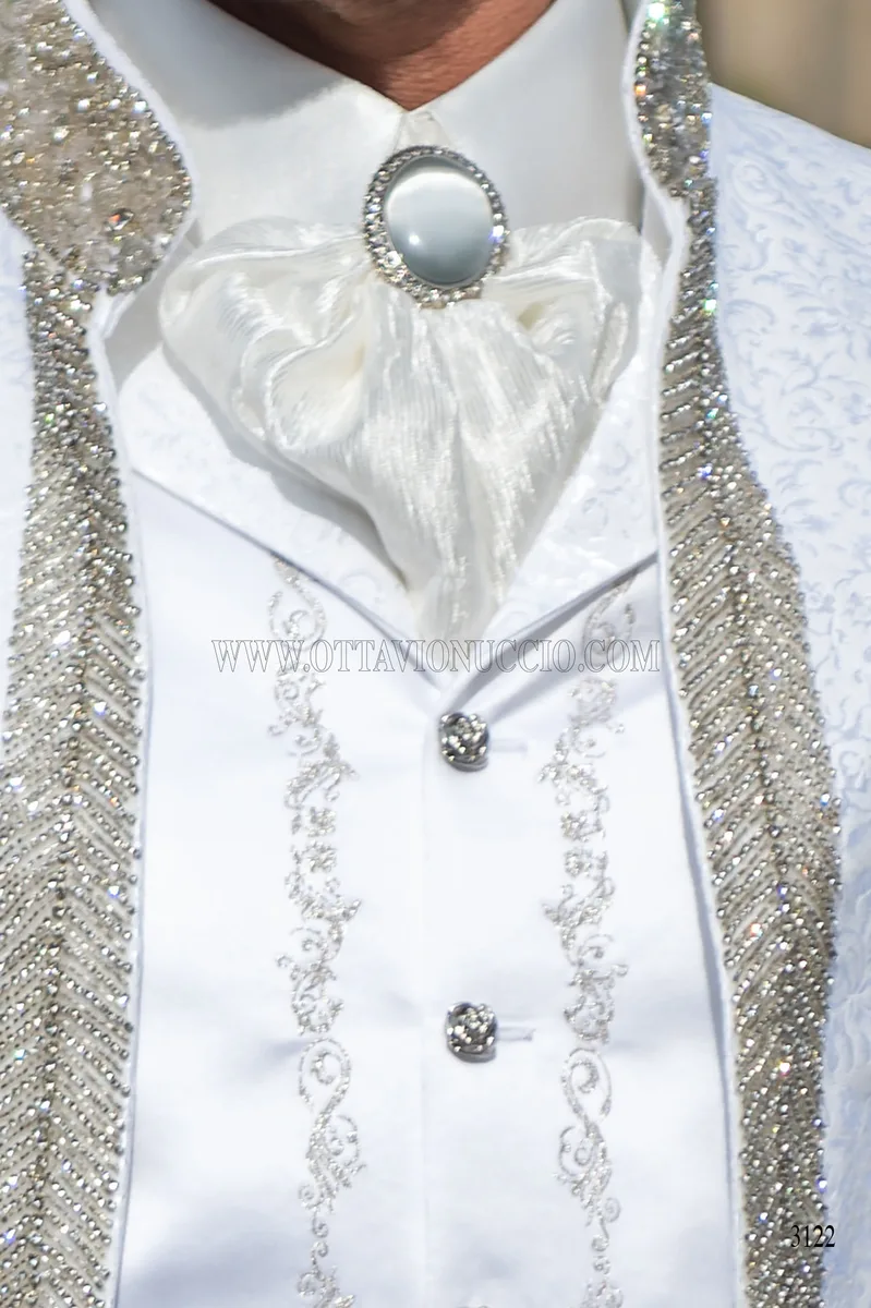 Vestito sposo coreana damascata bianca con passamaneria di strass 5