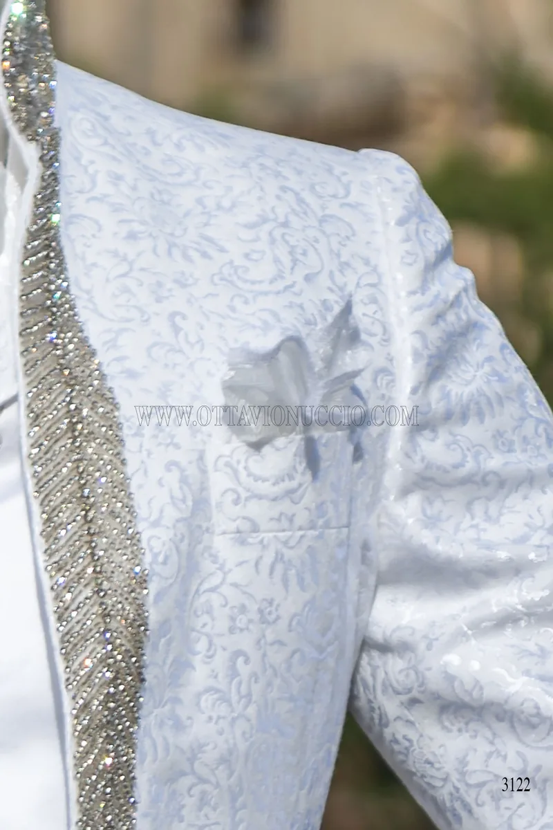 Vestito sposo coreana damascata bianca con passamaneria di strass 6