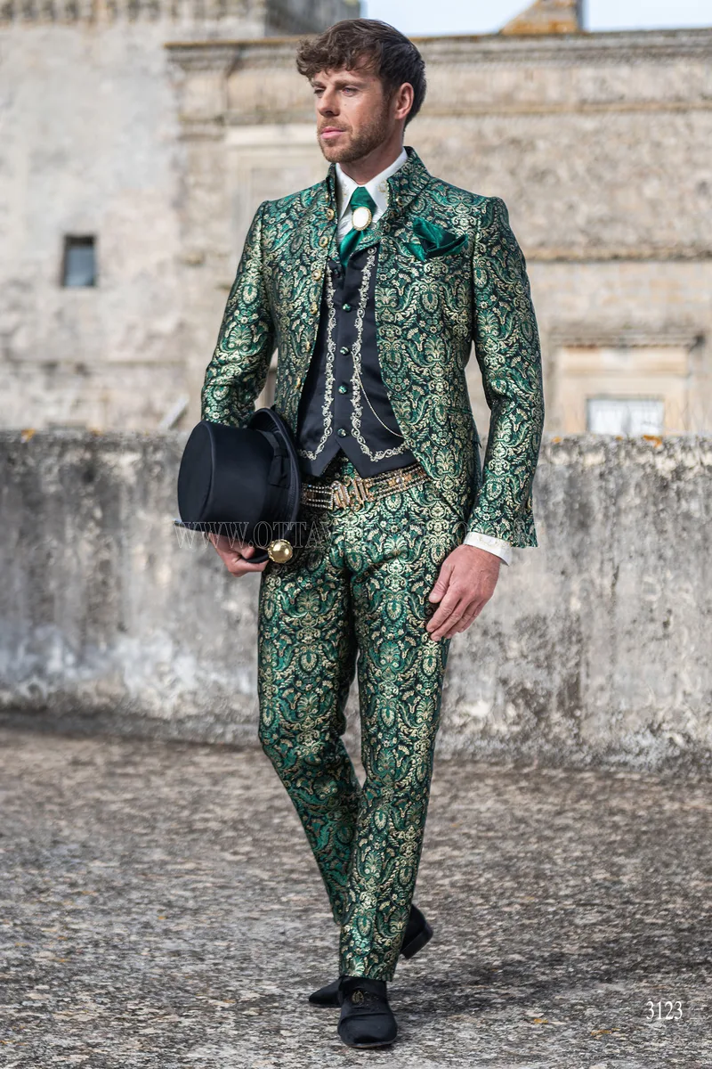 Abito sposo barocco broccato verde oro collo Napoleone 3