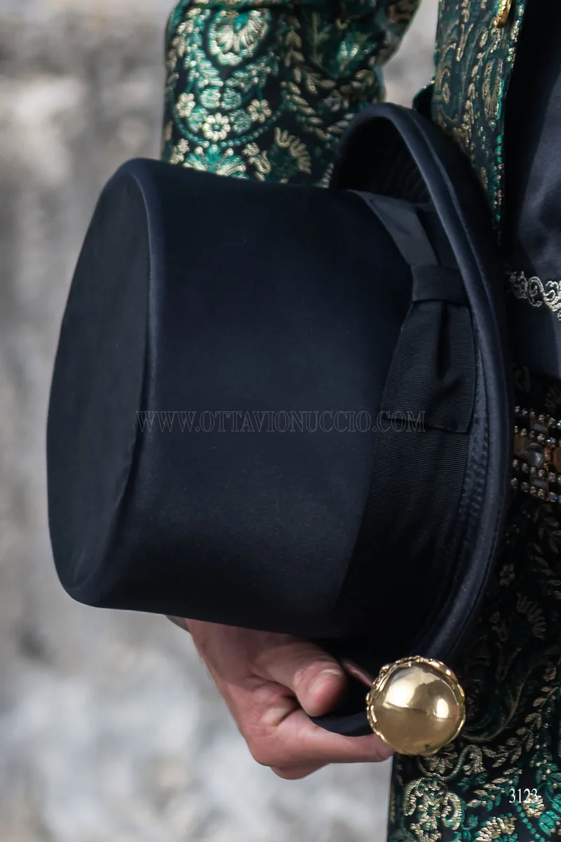 Abito sposo barocco broccato verde oro collo Napoleone 8