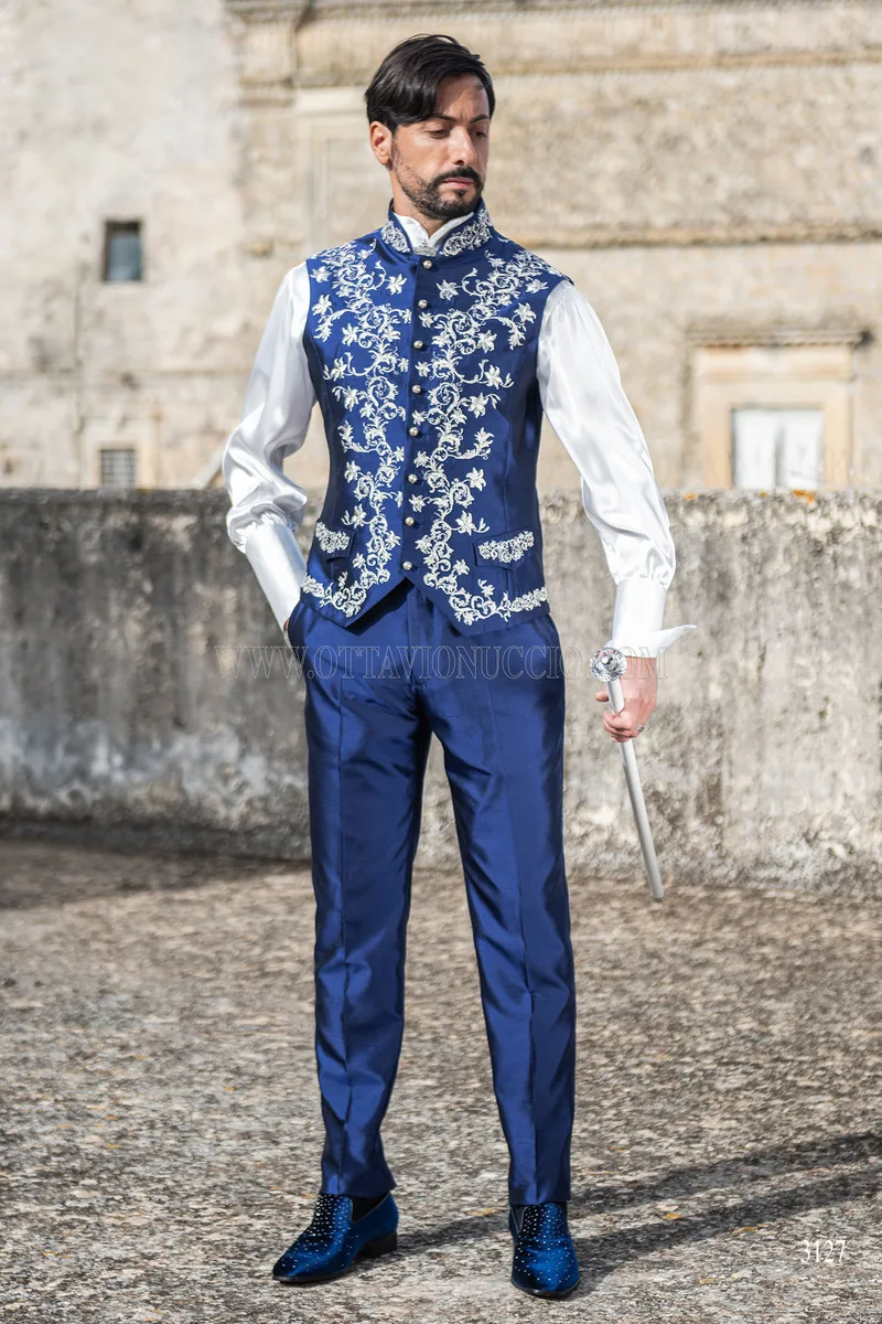 Abito sposo stile barocco eccentrico blu ricamato argento 3