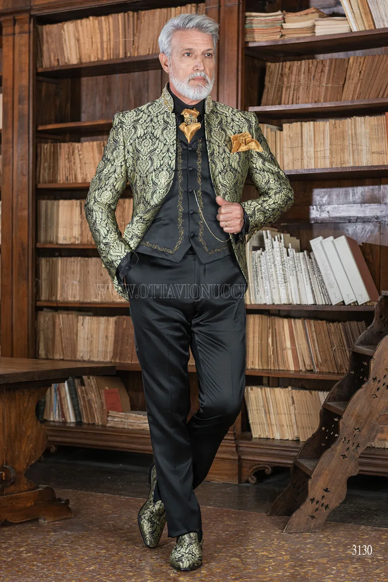Vestito sposo gotico broccato oro con passamaneria sul collo coreano 2