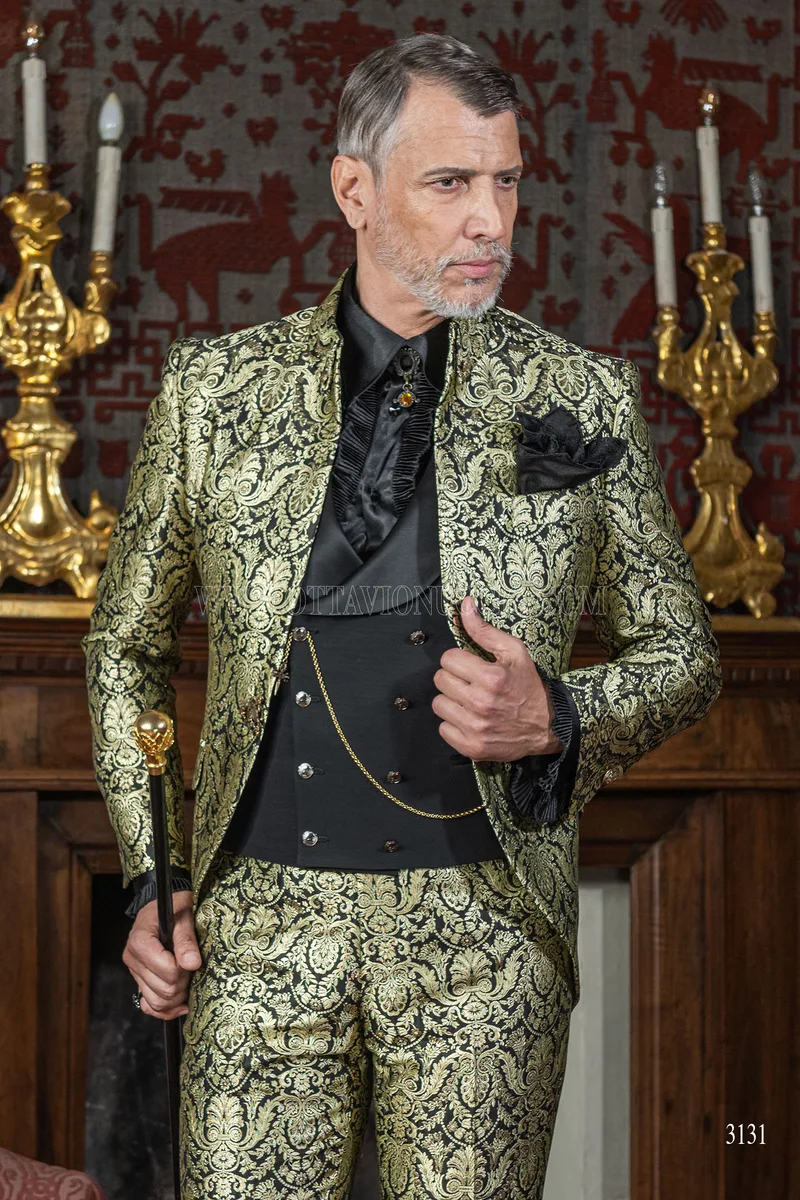 Vestito sposo gotico collo Napoleone broccato oro 1