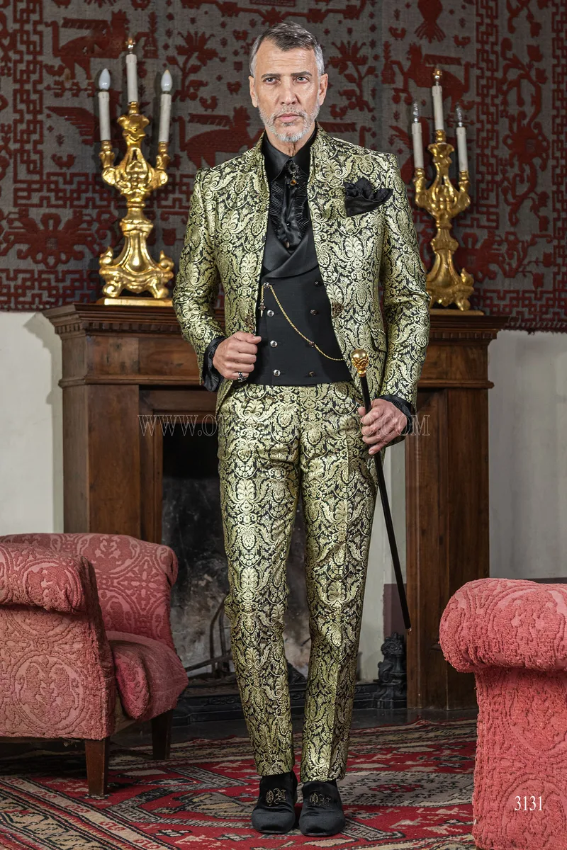 Vestito sposo gotico collo Napoleone broccato oro 2