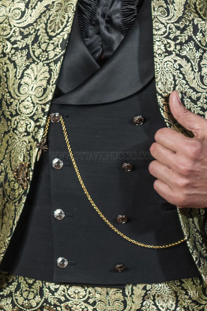 Vestito sposo gotico collo Napoleone broccato oro 3