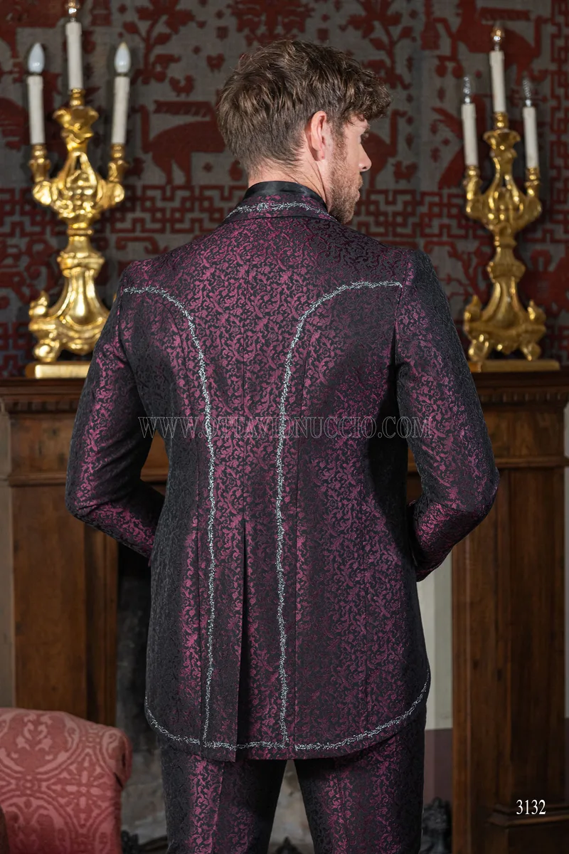 Vestito sposo gotico damascato prugna ricamato argento 2