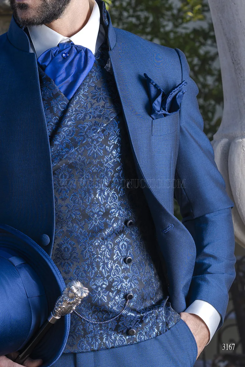 Abito Sposo Coreana Blu Royal con Gilet Damascato – det