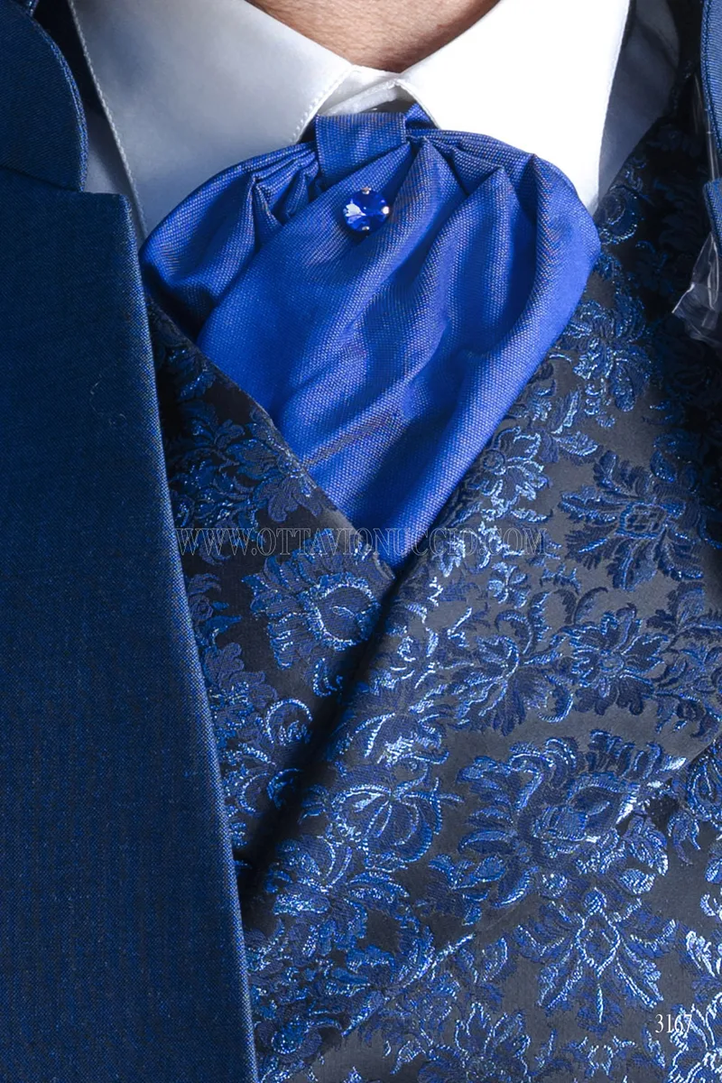 Abito Sposo Coreana Blu Royal con Gilet Damascato 7