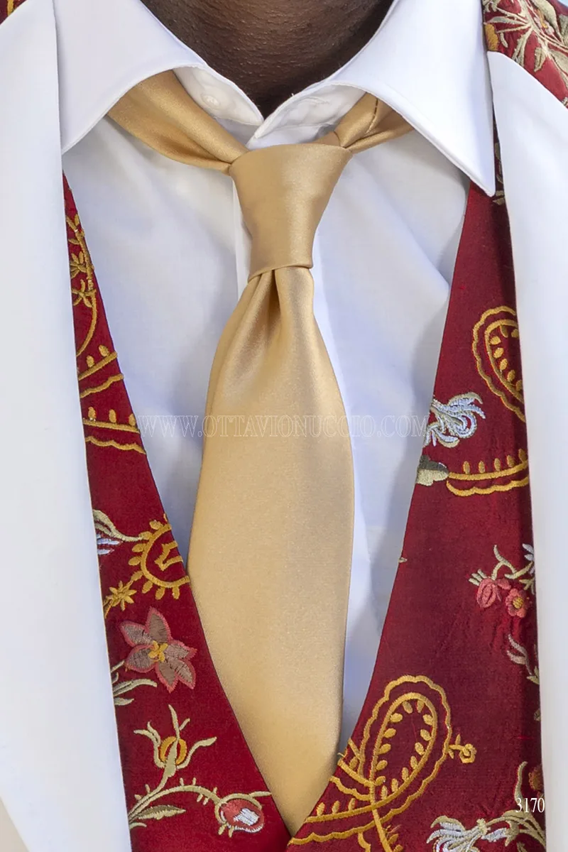 Abito da Cerimonia Bianco in Cotone con Gilet in Seta Ricamata 5