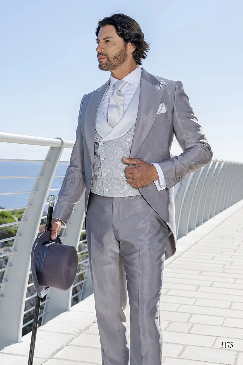 Abito da Sposo Grigio Perla con Gilet Ricamato – fi