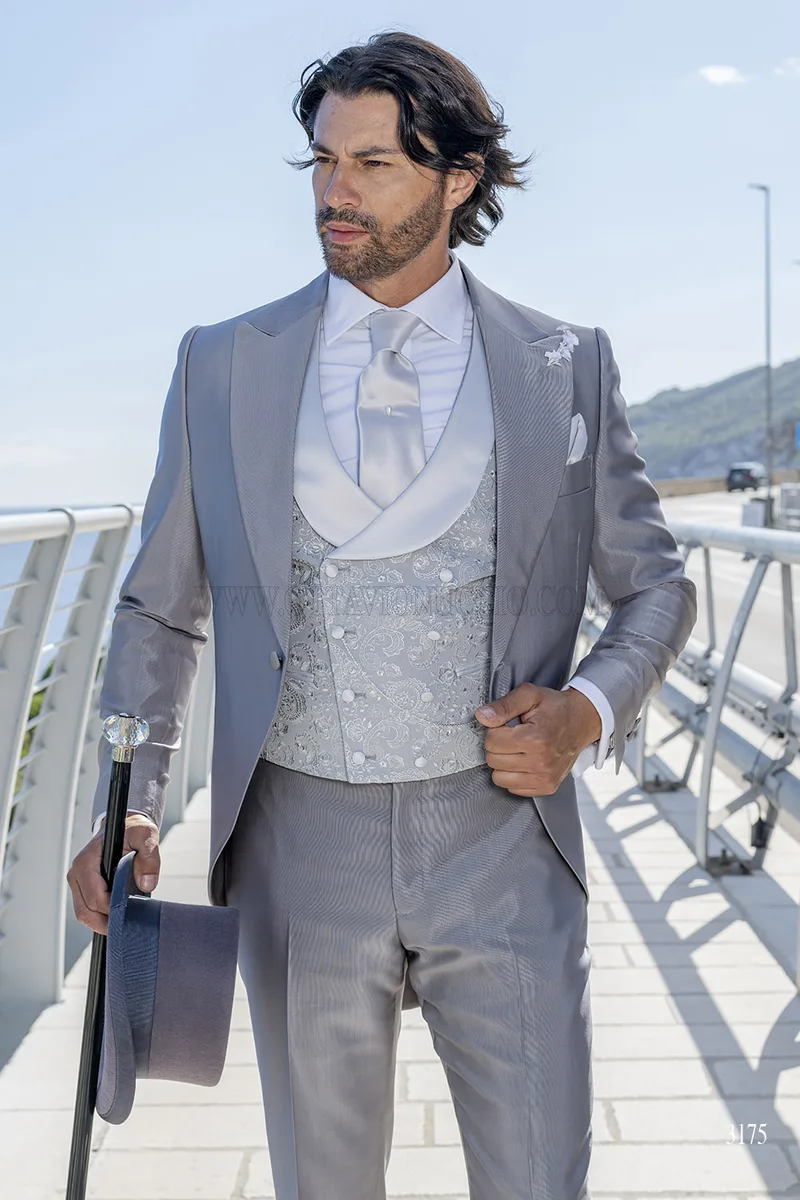 Abito da Sposo Grigio Perla con Gilet Ricamato – pa