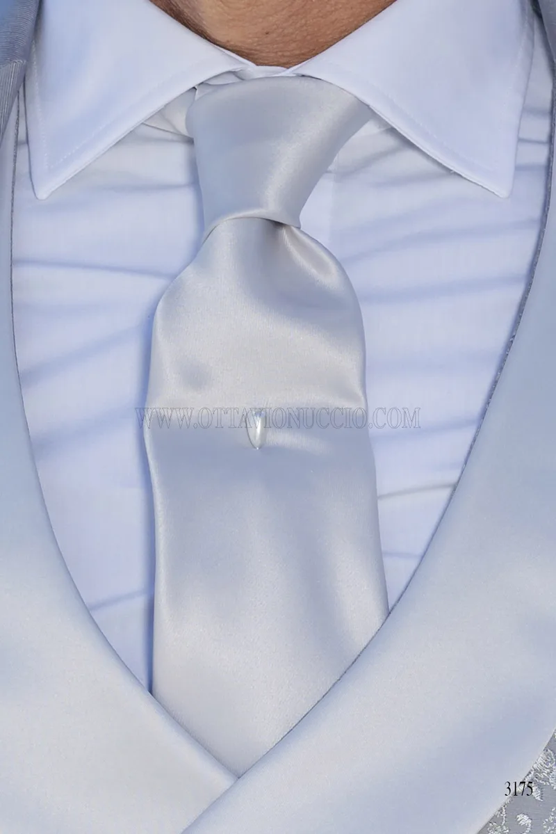 Abito da Sposo Grigio Perla con Gilet Ricamato 4