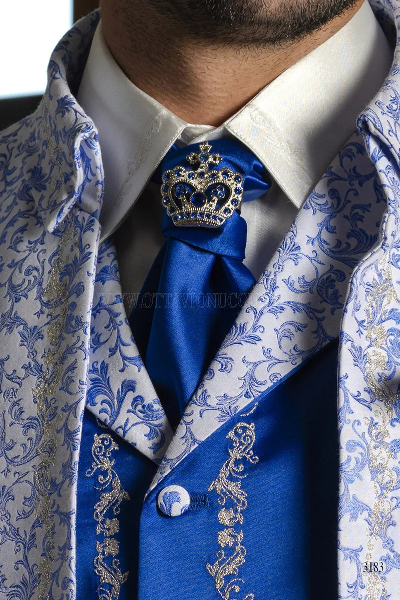 Redingote da Cerimonia Bianca e Blu con Ricami Argento 4