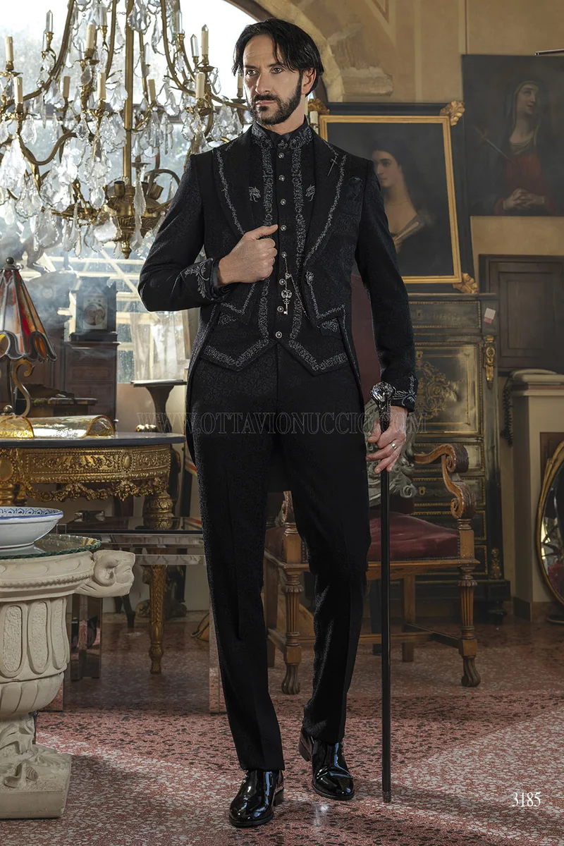 Frac Nero Ricamato - Eleganza Gotica Sartoriale Made in Italy – fi