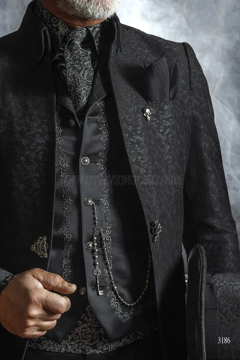 Redingote Damascata Nera – Stile Gotico Aristocratico 5