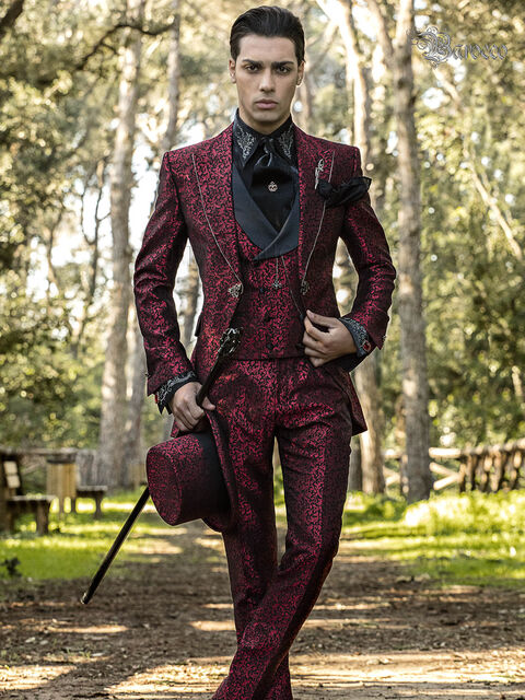 Abito sposo damascato rosso stile barocco con strass su rever