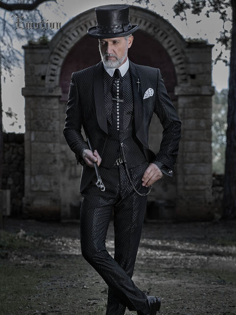 Abito da sposo sciallato nero uomo moderno