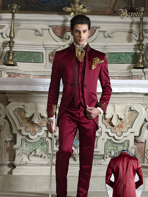 Abito uomo per sposo barocco raso rosso ricamato oro