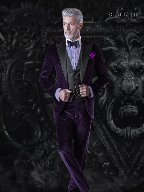 Smoking uomo in velluto viola per eventi di lusso