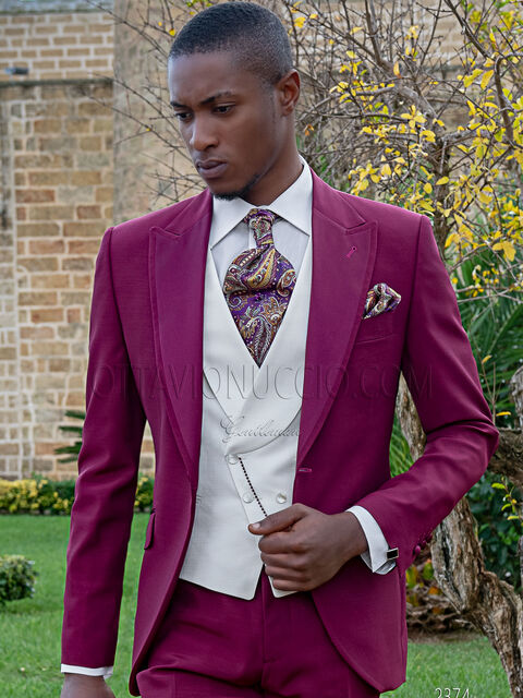 Vestito da sposo moderno fucsia