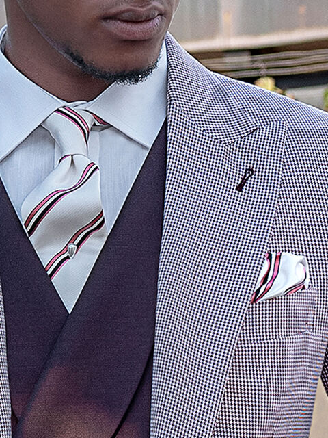 Cravatta e fazzoletto in seta jacquard righe su fondo bianco
