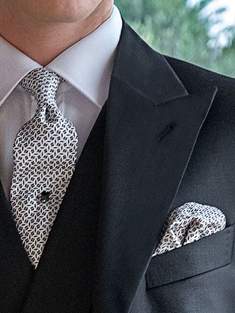 Cravatta e Fazzoletto in seta grigio perla con microdisegni neri