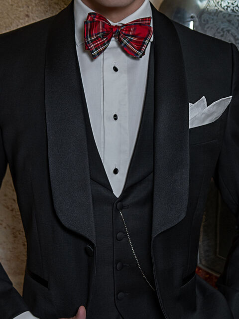 Gilet nero in lana con collo sciallato