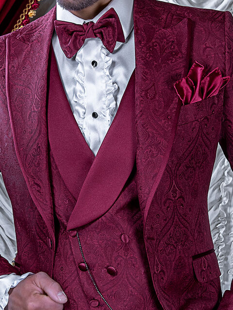Gilet asimmetrico doppiopetto sciallato in tessuto jacquard damascato rosso e rever in raso