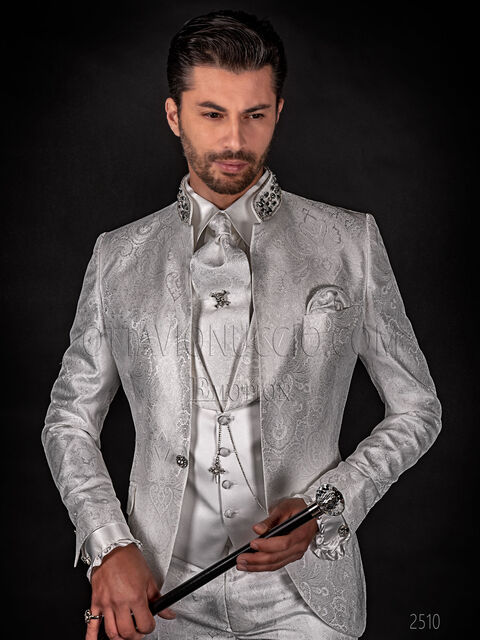 Abito coreano sposo damascato bianco con gilet in raso