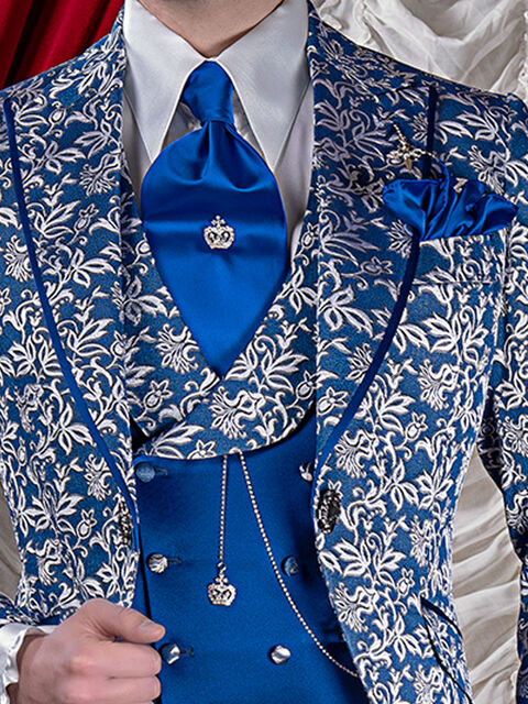 Gilet doppiopetto in raso blu royal, con rever sciallato di tessuto damascato