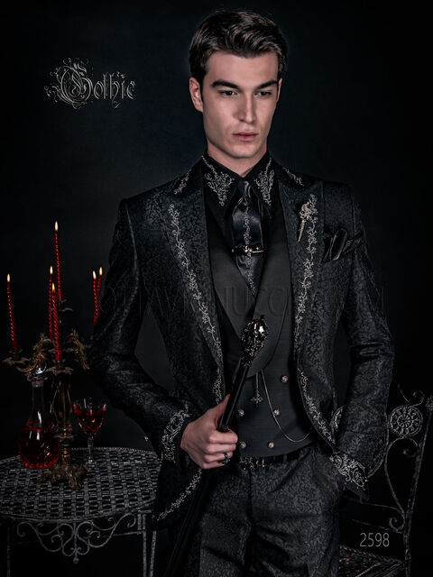 Vestito sposo gotico broccato nero con ricami argento e alamaro