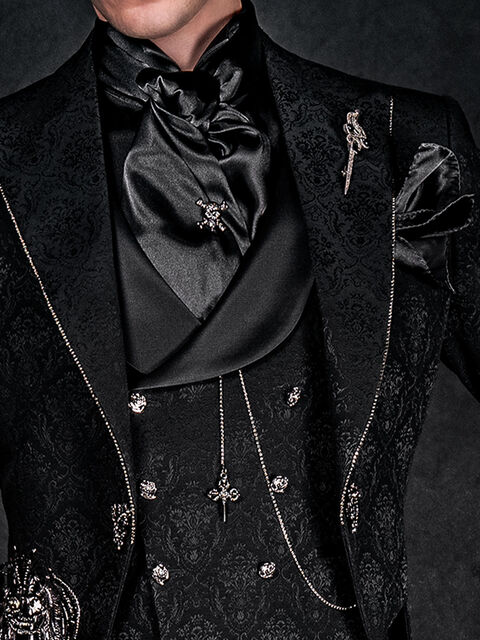 Gilet doppiopetto in tessuto jacquard floreale nero, con rever sciallato di tessuto effetto raso