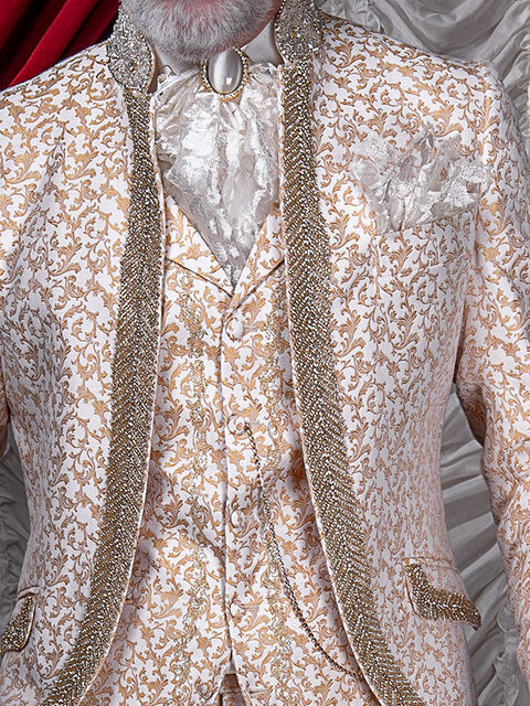 Gilet damascato ricamato oro