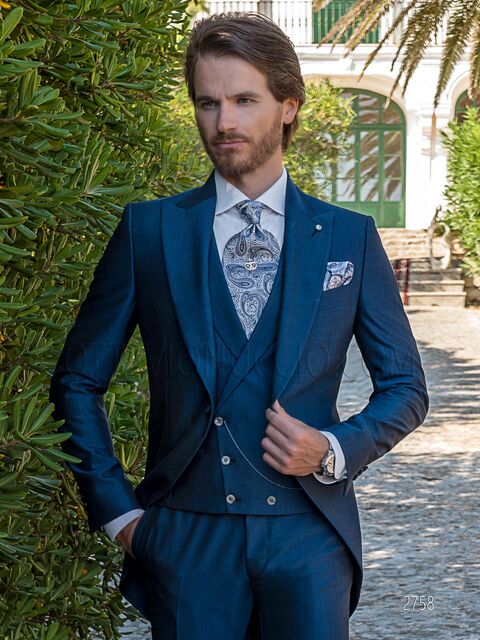 Abito modello Tight moderno in lana mohair blu royal e gilet doppiopetto