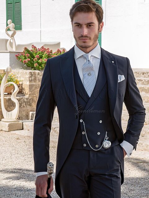 Tight classico da cerimonia uomo e gilet doppiopetto blu