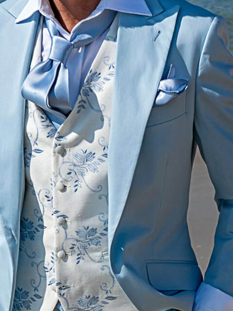 Gilet in misto viscosa bianco con ricamo floreale celeste